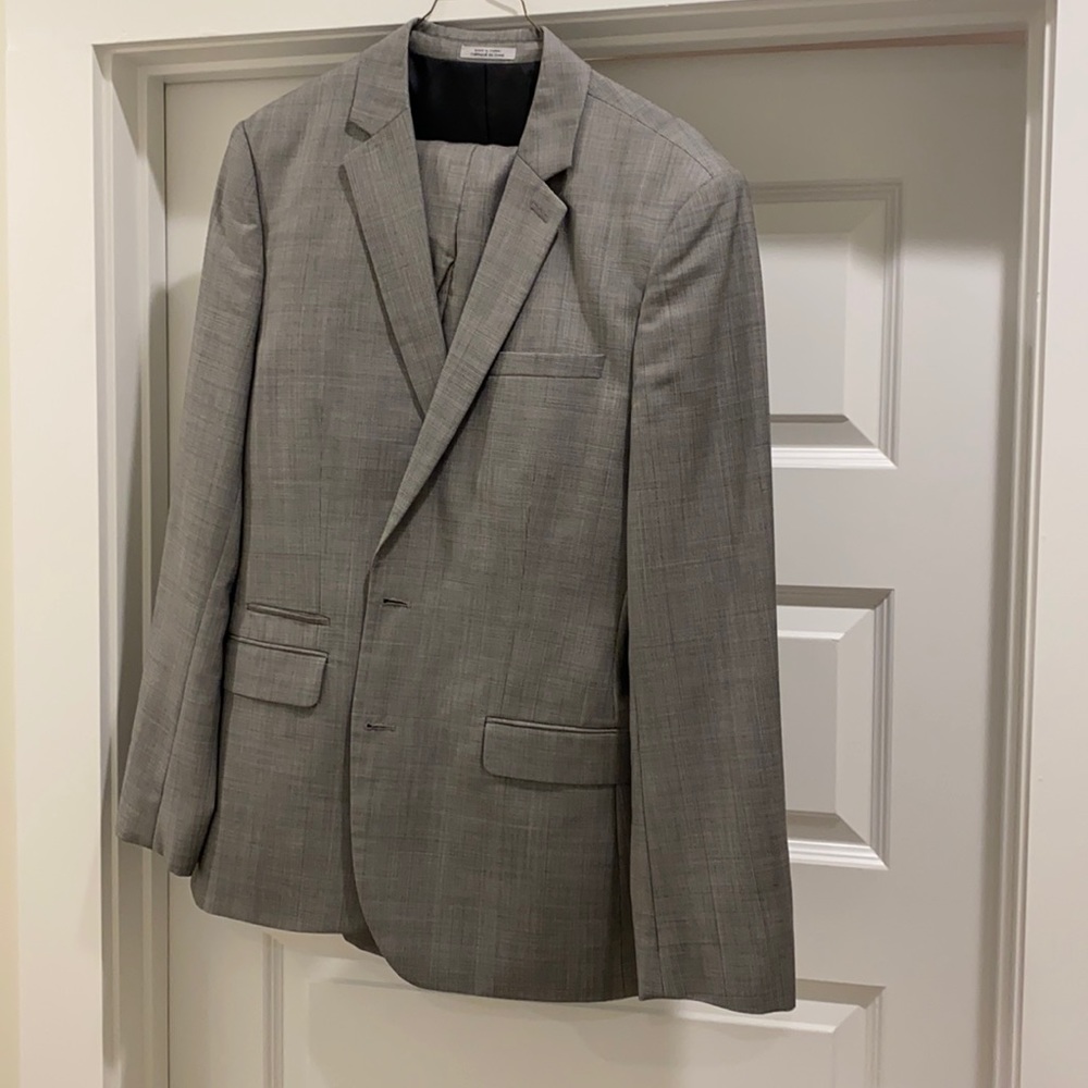 Express Photographer Fitted Suit